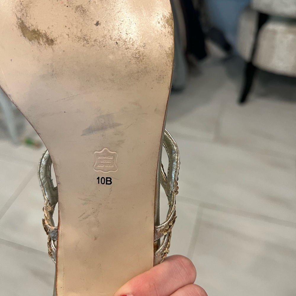 Vintage Caparros Gold Heels - Picture 3 of 3